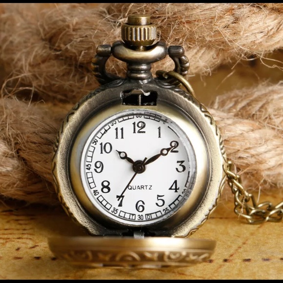 Vintage Alice in Wonderland Pocket Watch Necklace - Picture 10 of 14